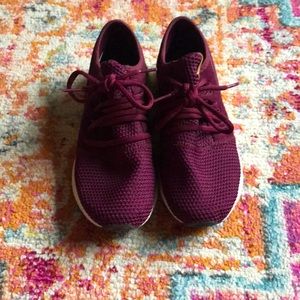 New Balance Burgundy Lightweight Trainers • Size 9